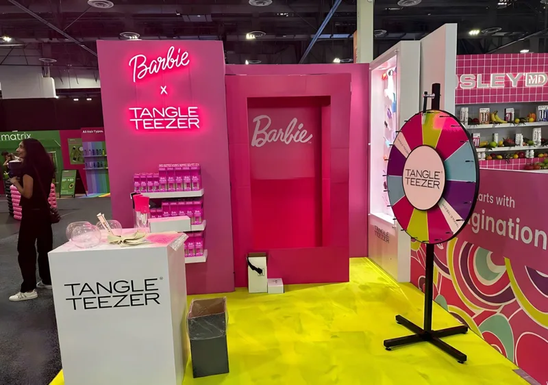 Application of Second Generation Neon Flex Trade Show Booths