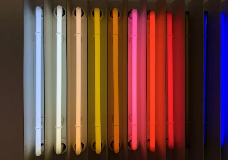 Flexible-Neon-LED-Strips-vs-Glass-Neon-Tube-Lights_2.1